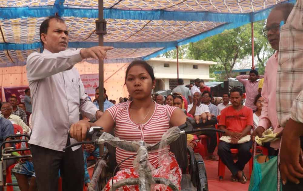मोटराइज्ड ट्राईसाइकिल मिलने से बढ़ी आत्मनिर्भरता की उम्मीद