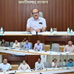 शासन के मिशन मोड में किए जाने वाले कार्यों की हुई समीक्षा मुख्य सचिव ने अधिकारियों की ली बैठक