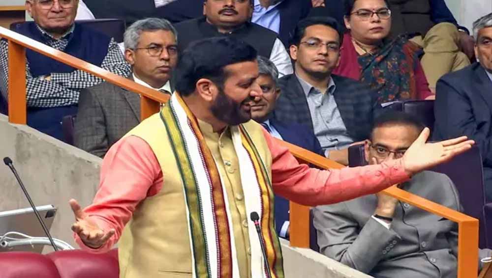 भाजपा की शानदार जीत पर हरियाणा में उत्साह, CM सैनी और उनकी पत्नी ने मनाया जश्न