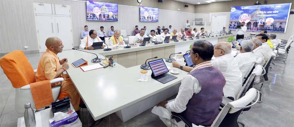 योगी सरकार का बड़ा अभियान, प्रदेशभर के अस्पतालों और स्वास्थ्य केंद्रों का हो रहा निरीक्षण