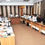 लोक निर्माण विभाग के सचिव ने रायपुर परिक्षेत्र के दोनों मंडलों के कार्यों की समीक्षा की