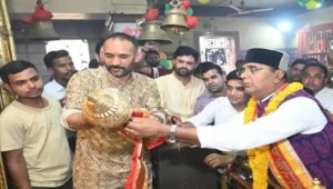 प्रधानमंत्री मोदी के 12 वर्ष पूर्ण होने पर खेड़ापति हनुमान मंदिर में भव्य महाआरती