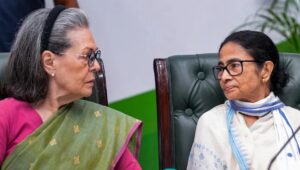 TMC-Congress विलय की चर्चा पर बड़ा खुलासा, जानिए क्यों ममता बनर्जी के लिए आसान नहीं है यह फैसला