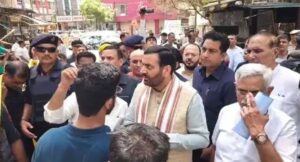 डी-पार्क आग हादसा: सीएम ने किया निरीक्षण, पीड़ितों को आर्थिक सहायता की घोषणा