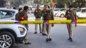 15 जिलों में छापेमारी कर पुलिस ने भारी मात्रा में ड्रग्स और नकदी बरामद की