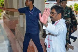 हेमंत सोरेन और कल्पना सोरेन समेत सभी विधायकों ने किया मतदान, मुकाबला कड़ा