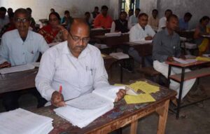 कॉपी में लिखी ऐसी अपील, पढ़कर सोच में पड़ गए परीक्षक