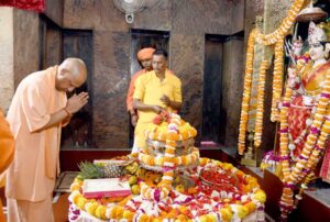 मुख्यमंत्री ने किए मां पाटेश्वरी के दर्शन