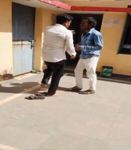 आमसभा के दौरान उपसरपंच की पिटाई, सरपंच के बेटे सहित कई लोगों पर लगे गंभीर आरोप