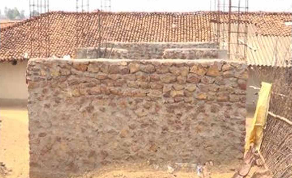 बहसबाजी पड़ी भारी, पीएम आवास योजना राशि मामले में जनपद CEO निलंबित