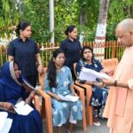 जनता दर्शन में करीब 200 लोगों से मिले सीएम योगी