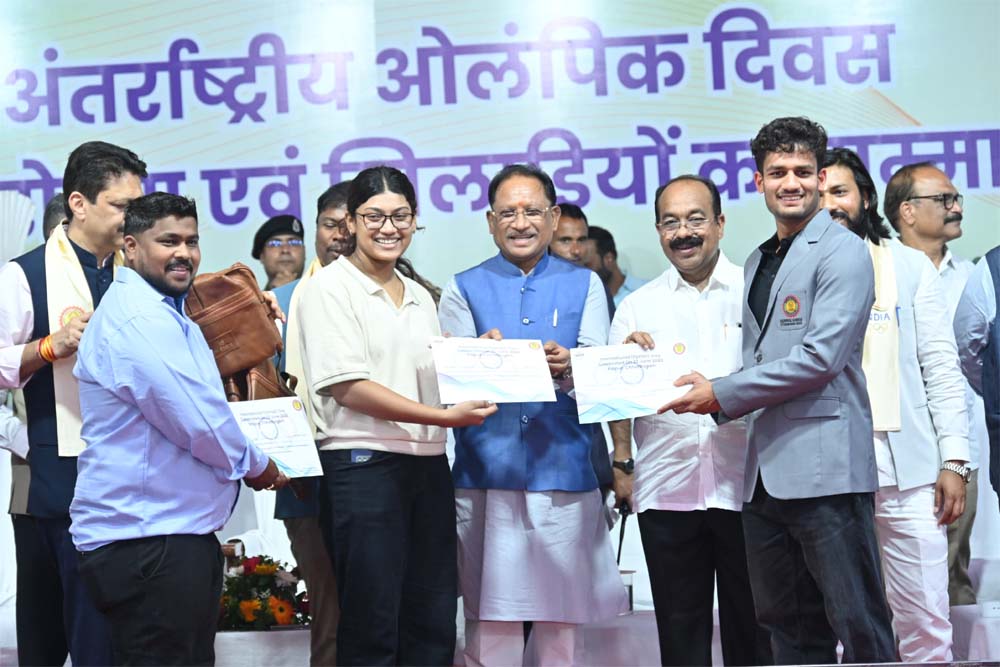 नवा रायपुर में 2036 पौधों का रोपण: ओलंपिक मेजबानी के समर्थन में अनूठी पहल