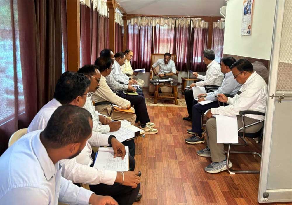 लोक निर्माण विभाग के सचिव ने निर्माण कार्यों का किया निरीक्षण, अधिकारियों की बैठक लेकर दिए आवश्यक निर्देश