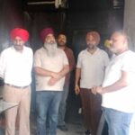 पीड़ित दुकानदार को दिलासा, धमोली और SDM पहुंचे मौके पर, हालात का किया आकलन