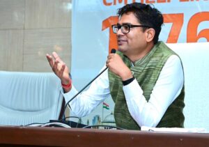 कॉलोनियों से जुड़ी समस्याओं, नागरिक सुविधाओं एवं आवासीय परियोजनाओं के मुद्दों पर हुई विस्तृत चर्चा
