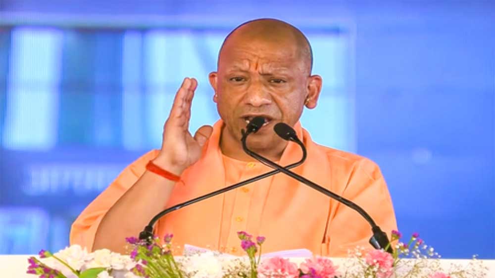 त्योहारों, बड़े आयोजनों, भर्ती परीक्षाओं और विशेष अवसरों पर रेलवे स्टेशनों पर यात्रियों को किसी प्रकार की असुविधा न हो: मुख्यमंत्री