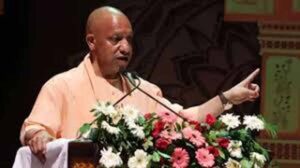 930 कंप्यूटर ऑपरेटरों को नियुक्ति पत्र, योगी बोले—2017 से पहले यूपी में अराजकता का माहौल था