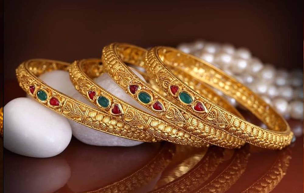 गोल्ड-सिल्वर की कीमतों में गिरावट, खरीदारी से पहले चेक करें लेटेस्ट भाव