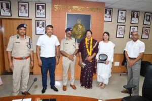 पुलिस मुख्यालय परिवार द्वारा 11 सेवानिवृत्‍त कर्मचारियों को दी गई भावभीनी विदाई