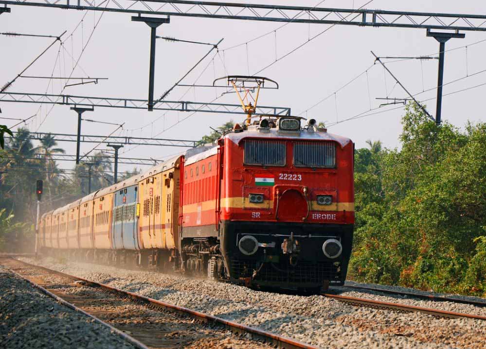रेल बजट जैसा तोहफा! छपरा-दिल्ली एक्सप्रेस लॉन्च, पटना स्टेशन होगा और आधुनिक