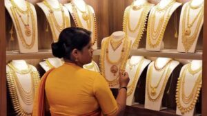 जयपुर सर्राफा बाजार में सोने-चांदी की कीमतों में गिरावट, ग्राहकों को मिली राहत।
