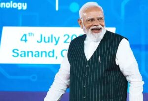 गुजरात कार्यक्रम में पीएम मोदी ने कहावतों और मीम डायलॉग से बांधा माहौल