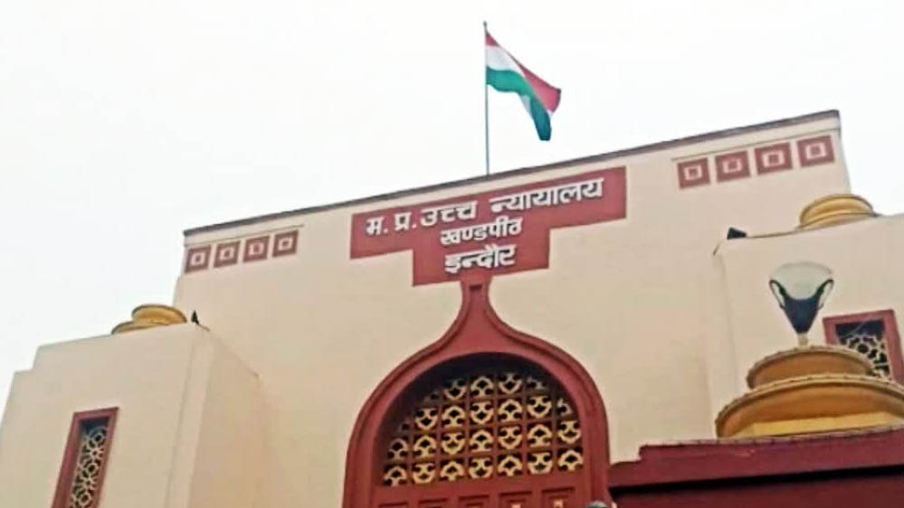 सेवानिवृत्ति आदेश रद्द! हाईकोर्ट का बड़ा फैसला, CMHO डॉ. माधव प्रसाद हसानी अब 65 वर्ष तक देंगे सेवा