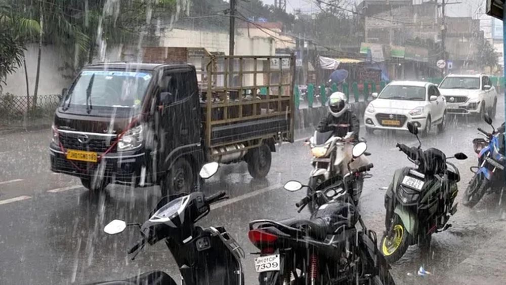रांची में झमाझम बारिश से मौसम सुहाना, कई इलाकों में गरज-चमक का अलर्ट