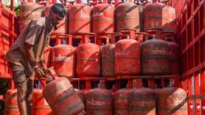 1 अक्टूबर से बिना Biometric e-KYC नहीं मिलेगा Subsidised LPG Refill, सरकार ने जारी किया नया नियम