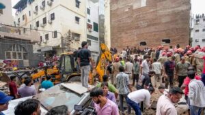 सत्य निकेतन बिल्डिंग हादसे का खौफनाक वीडियो आया सामने, पलभर में जमींदोज हुई 5 मंजिला इमारत