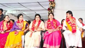 खारुन नदी के तट पर गूंजे हर-हर महादेव, ‘आशीर्वाद का दिया’ कार्यक्रम में शामिल हुए CM साय