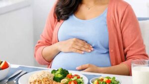 प्रेग्नेंसी में उल्टी से इतना डर लगा कि महिला ने लिया अबॉर्शन का फैसला, बताई पूरी कहानी