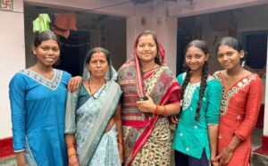 सेवा संकल्प अभियान: महतारी वंदन की हितग्राहियों से मंत्री राजवाड़े ने जानी योजनाओं की उपयोगिता