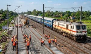 ग्वालियर रेल यात्रियों के लिए जरूरी खबर, 7 ट्रेनों के बदले रूट; तीसरी रेल लाइन का काम शुरू