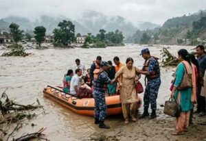 तबाही के बाद राहत शिविरों में बदहाल जिंदगी, नेपाल की पीड़ित महिलाओं ने बताई दर्दनाक मुश्किलें