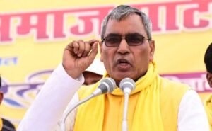 सहारनपुर में अवैध मस्जिद पर कार्रवाई, राजभर ने अखिलेश से पूछा-मलबे के सामने फातिहा पढ़ेंगे?
