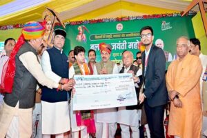 बीज से बाजार तक और खेत से निर्यात तक हर कदम पर राज्य सरकार किसानों के साथ किसानों को देंगे दिन में दस घंटे बिजली
