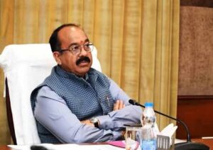 राष्ट्रीय राजमार्गों सहित सभी सड़कों को गड्ढामुक्त करने कहा, नए कार्यों को 15 अक्टूबर से युद्धस्तर पर प्रारंभ करने के निर्देश
