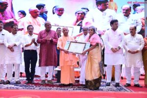 शिक्षक दिवस पर बेसिक शिक्षा के 61 और माध्यमिक शिक्षा के 20 शिक्षक हुए पुरस्कृत