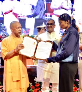 मुख्यमंत्री योगी आदित्यनाथ ने 470 खिलाड़ियों को सौंपे नियुक्ति पत्र, अब पुलिस की वर्दी में निभाएंगे नई जिम्मेदारी