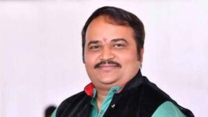 उद्धव ठाकरे की पार्टी में हलचल, आनंद दुबे ने छोड़ी शिवसेना (UBT); राष्ट्र को पार्टी से ऊपर रखने की कही बात