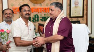 पर्यटन मंत्री राजेश अग्रवाल ने नागरिकों से की मुलाकात, समस्याओं के निराकरण के लिए अधिकारियों को दिए निर्देश