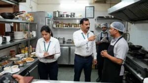 गुरुग्राम में फूड आउटलेट्स को सख्त निर्देश, लापरवाही से बढ़ सकता है बीमारियों का खतरा