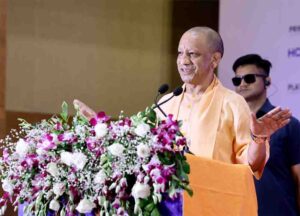 अयोध्या से चित्रकूट तक गूंजे रामायण के श्लोक, यूपी के सभी जिलों में धूमधाम से मनी महर्षि वाल्मीकि जयंती