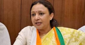 यूपी कांग्रेस की नई कमान मोना के हाथ, 2027 चुनाव से पहले पार्टी ने बदली रणनीति