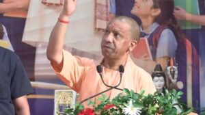 CM योगी का बड़ा बयान- जाति और क्षेत्र के नाम पर समाज को बांटने वाली ताकतों को रोकना शिक्षकों की जिम्मेदारी