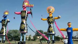 दशहरे पर अनोखा पुतला दहन: मुजफ्फरनगर में ‘कॉकरोच’ का नाम बदलकर किया भ्रष्टाचार