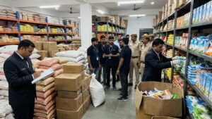 पटना में एक्सपायरी खाद्य पदार्थों पर बड़ी कार्रवाई, Blinkit के स्टोर से 49.5 लीटर खराब दूध मिला