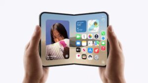 iPhone Duo की स्क्रीन में बिक्री के कुछ दिन बाद ही दरारें? ₹2.99 लाख के फोल्डेबल फोन पर उठे सवाल