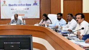 अधिकारी अपनी जिम्मेदारी समझें, गम्भीरता और सक्रियता से दायित्वों का करें निर्वहन – अरुण साव